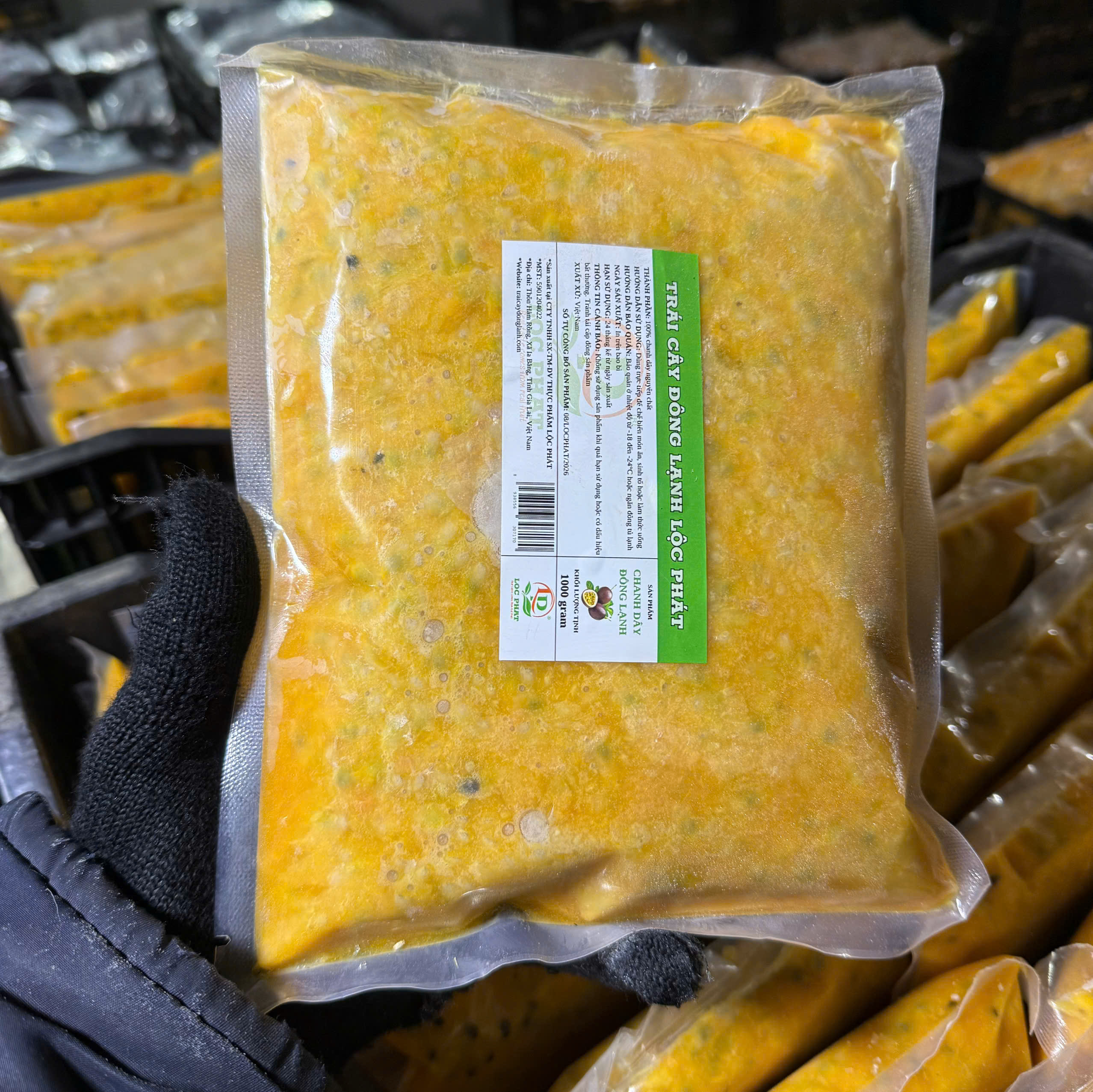 Chanh Dây đông lạnh 1kg Chuyên cung cấp ruột chanh dây đông lạnh 1kg nguyên chất, giữ trọn hương vị tươi ngon tự nhiên. Cốt chanh dây giá sỉ tốt nhất cho các quán sinh tố. Mua ngay!